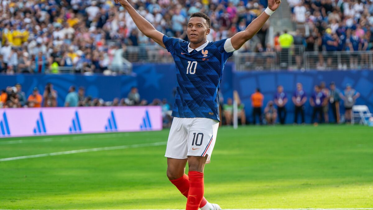Mbappé lâché par trois sponsors chinois après une plaisanterie sur Mao