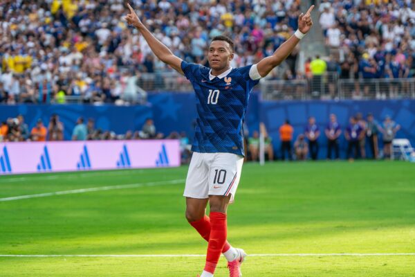 Mbappé lâché par trois sponsors chinois après une plaisanterie sur Mao